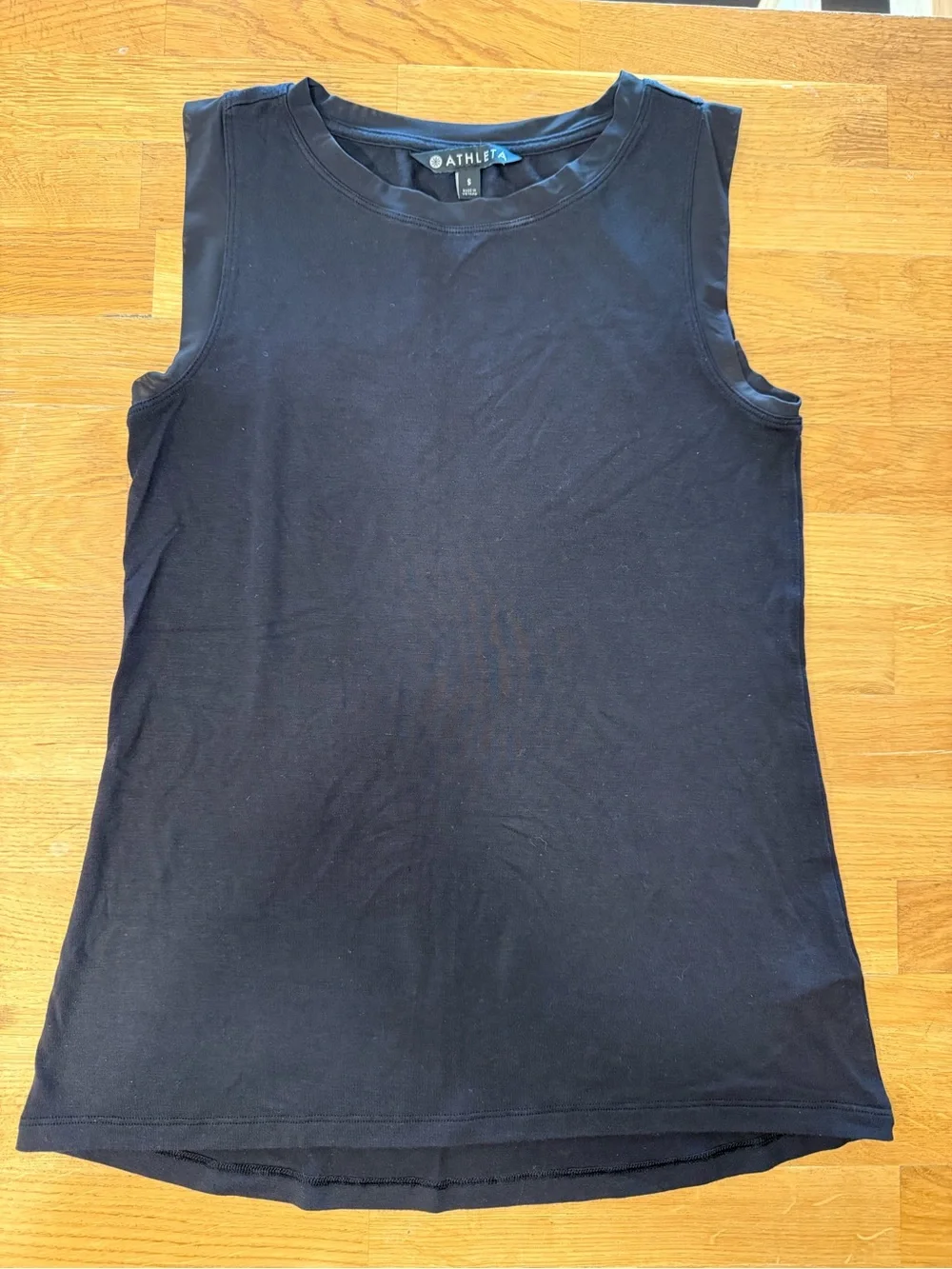 Athleta Black Sleeveless Crew Muscle Tank